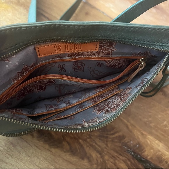 Hobo Green Vintage Crossbody Bag - Picture 6 of 6